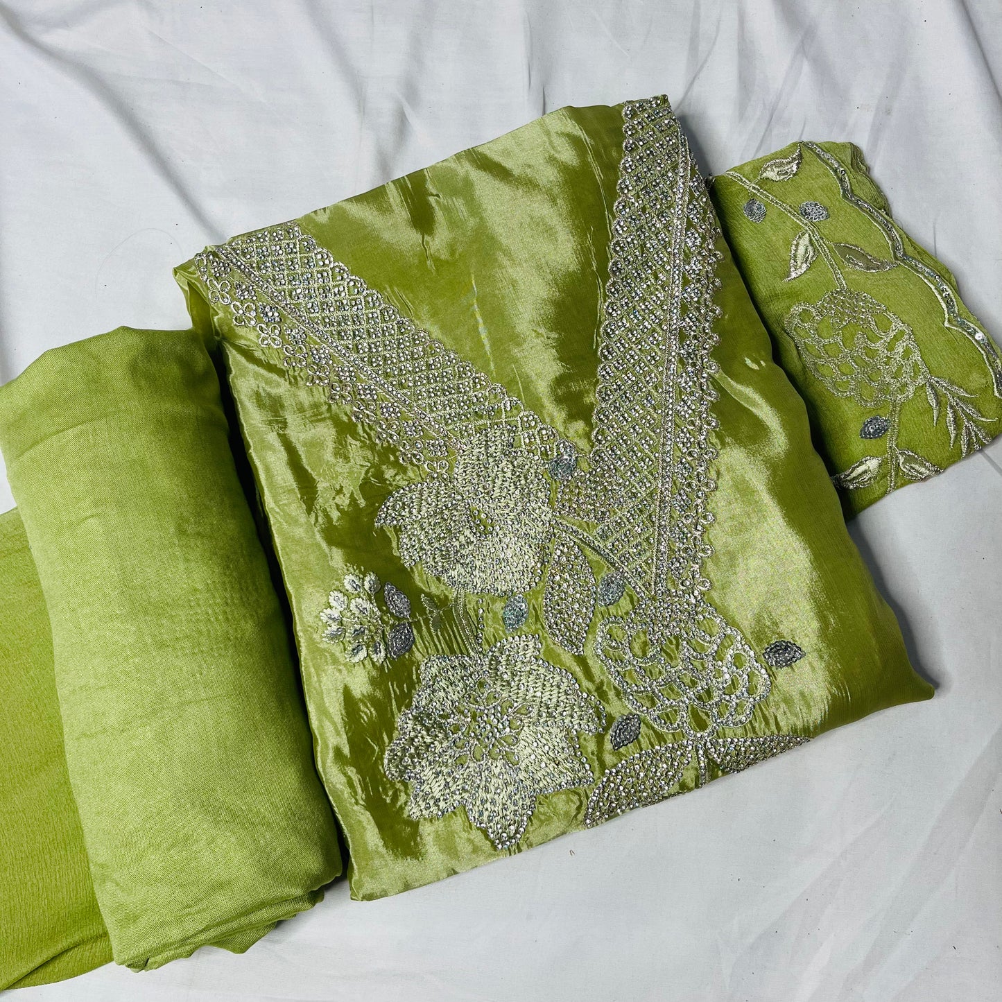 Light Green Organza Suit – Zarkan & Floral Embroidery